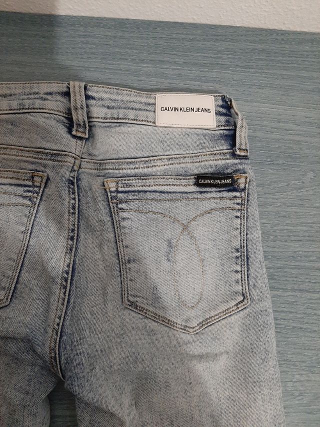 vaqueros CALVIN KLEIN JEANS  Y BERSHKA DENIM