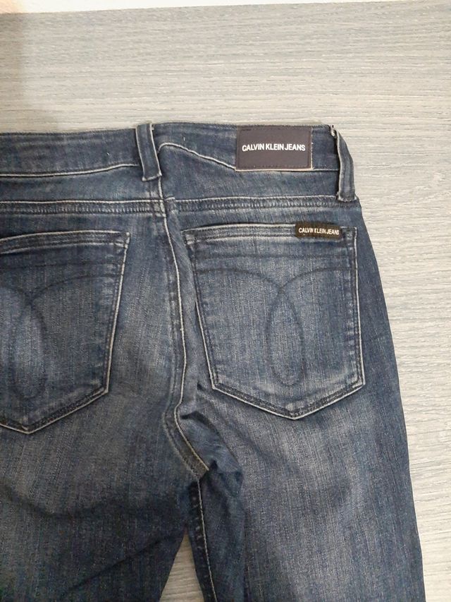 vaqueros CALVIN KLEIN JEANS  Y BERSHKA DENIM