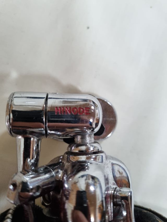 Tripode marca Hinode 