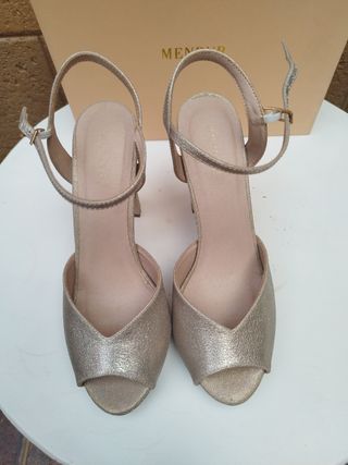 Sandalias de tacón oro