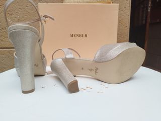 Sandalias de tacón oro