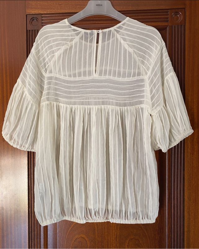 Blusa Zara beige. Talla S