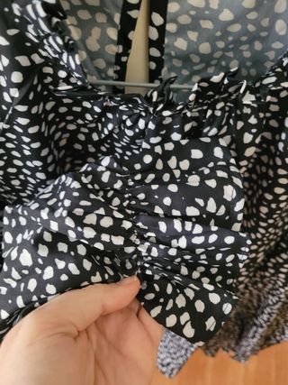 Blusa azul marino lunares