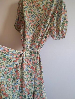 vestido cruzado flores