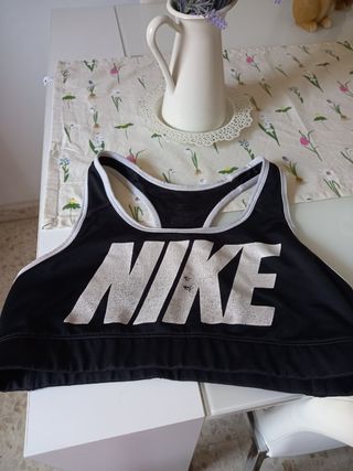 sujetador  deportivo  nike 