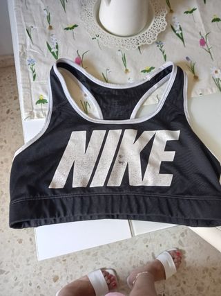 sujetador  deportivo  nike 