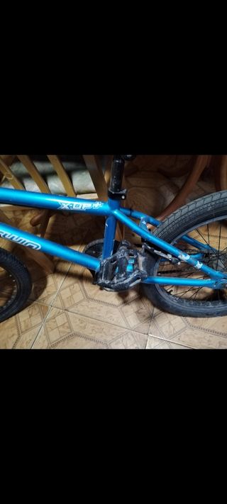 bicicleta BMX 