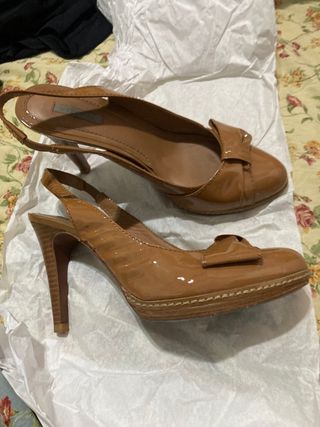 Zapatos de charol Uterque 39