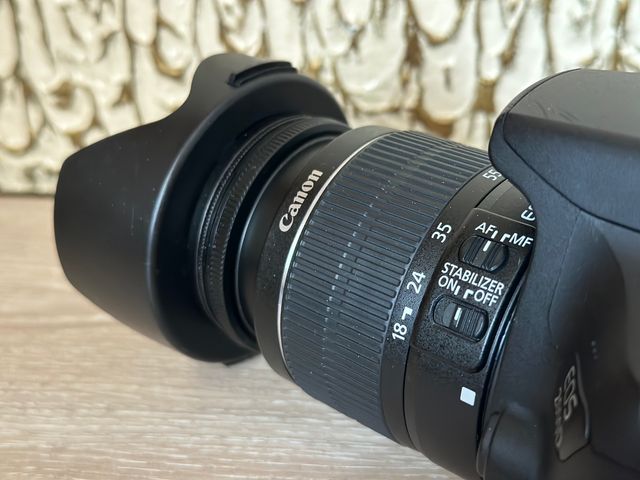 Canon Eos 2000D y Accesorios