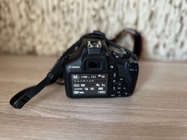 Canon Eos 2000D y Accesorios