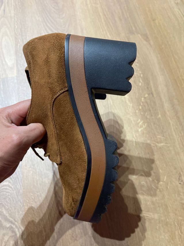 Scarpa numero 37 usata pochissimo