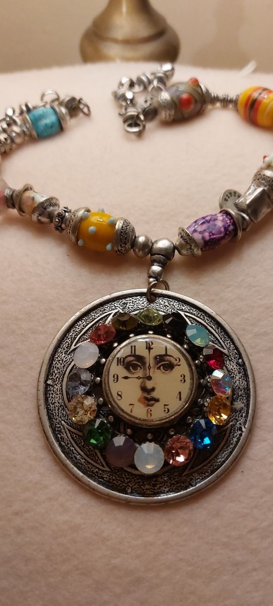 Collar con abalorios marca Malagata