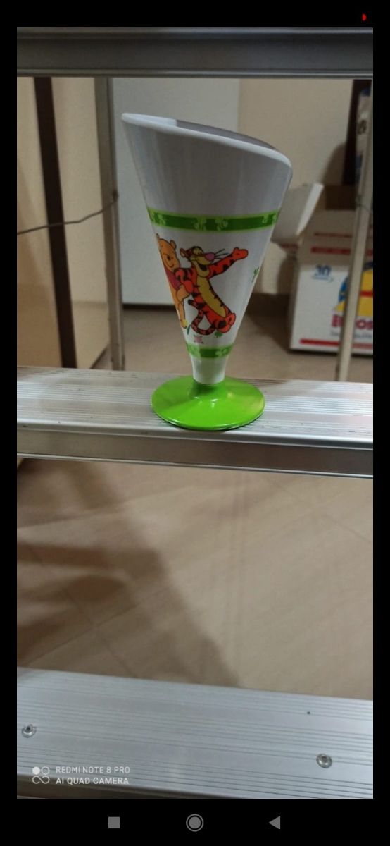 bicchiere a forma di cono Winnie the Pooh