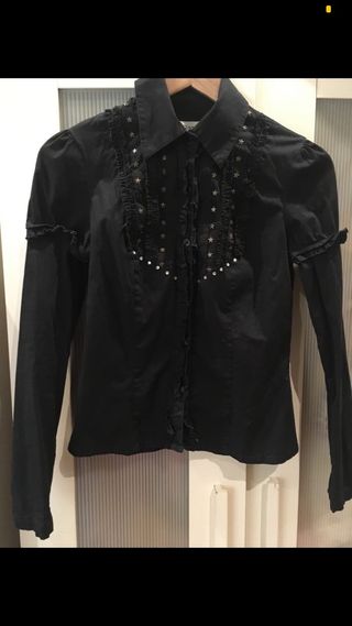 Camisa negra estrellas y brillantes 