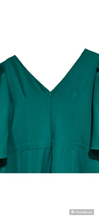 Mono verde esmeralda