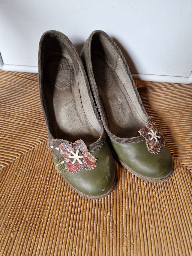 Zapatos de cuña 38 color verde.