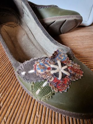 Zapatos de cuña 38 color verde.