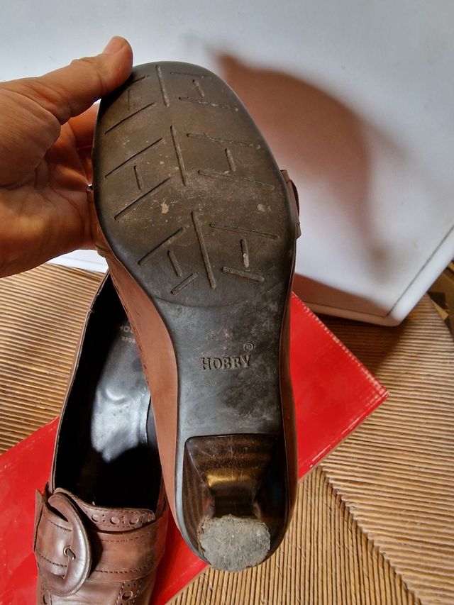 Zapatos tacón piel marrón con hebilla 38