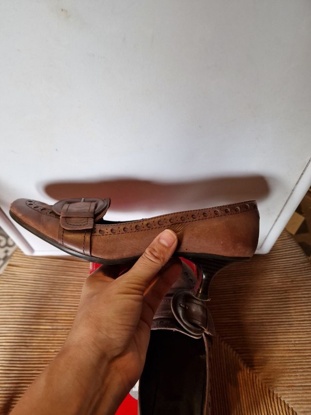 Zapatos tacón piel marrón con hebilla 38