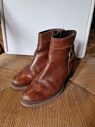 Botines piel marrón. 37