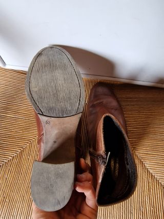 Botines piel marrón. 37