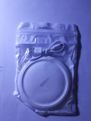 Base de carga de dispositivos móviles blanco