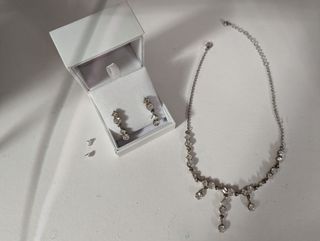 gargantilla y pendientes bisuteria