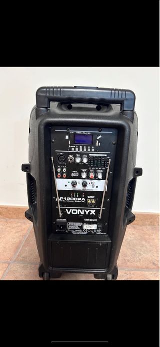 ALQUILER ALTAVOZ BATERÍA PORTÁTIL 1200w