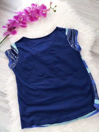 camiseta azul de lentejuelas de Sfera