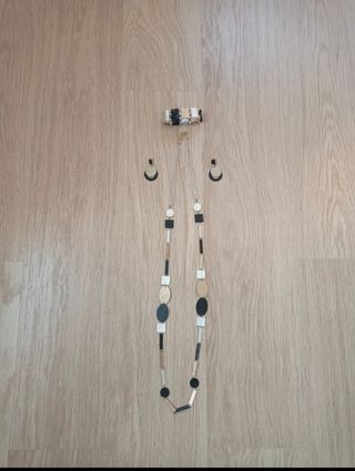 Conjunto de collar, pendientes y pulsera de Parfoi