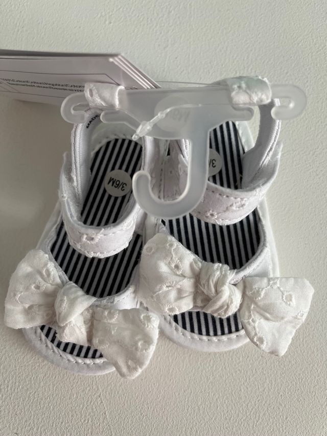 Sandalias de bebé sin usar tienda Kiabi