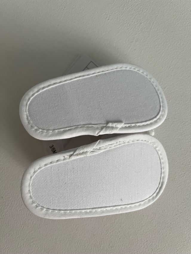 Sandalias de bebé sin usar tienda Kiabi