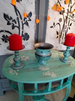 Candelieri e vaso in metallo