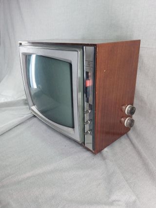 Televisor Philips antiguo Años 60. Modelo 19TE426A