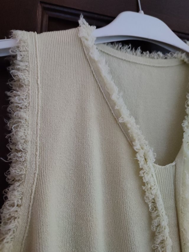 maglia in un bel colore verde pisello