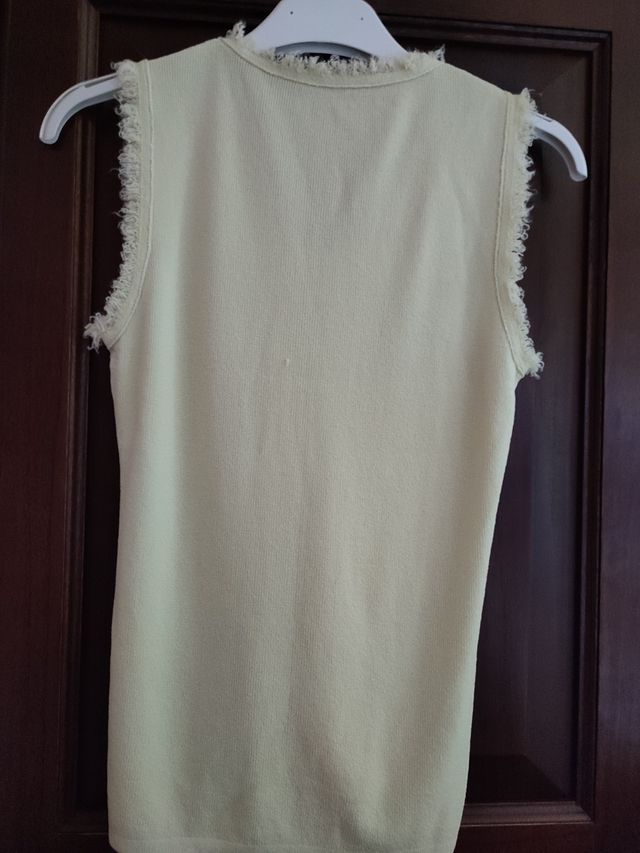 maglia in un bel colore verde pisello