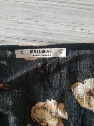 Blusa de flores corta