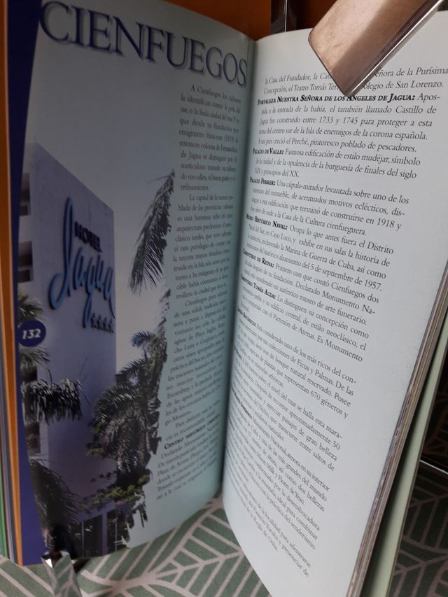 Lote>2 Guías Turísticas📚China+Cuba🗺