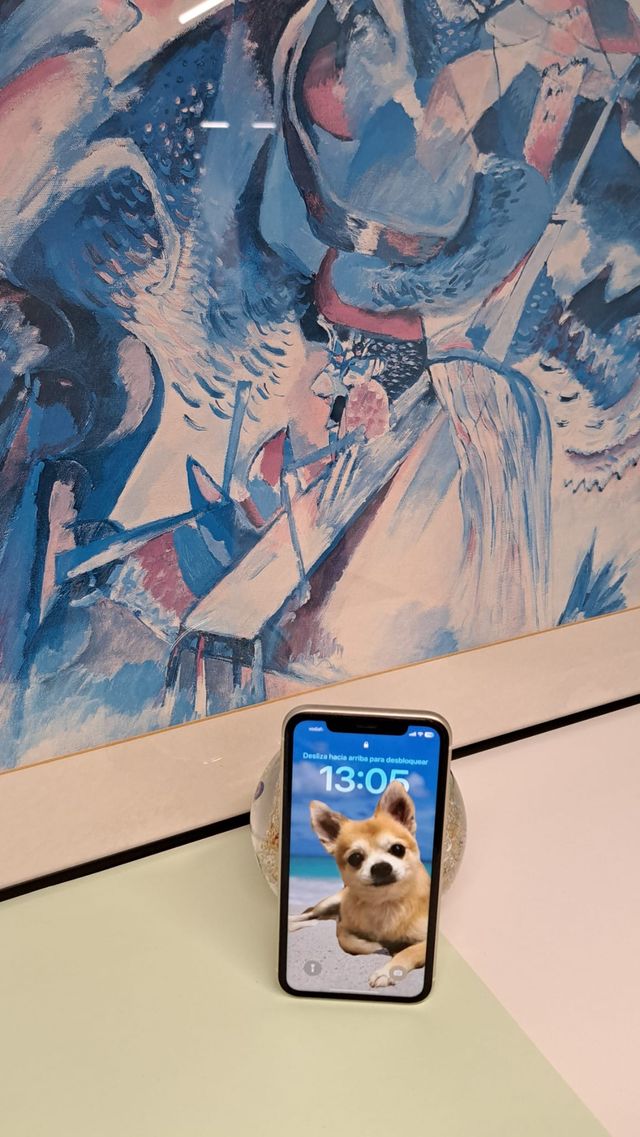 iPhone 11 Blanco "COMO NUEVO"