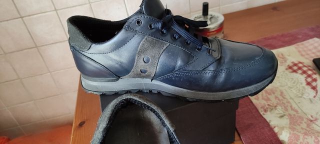 scarpe da uomo con lacci
