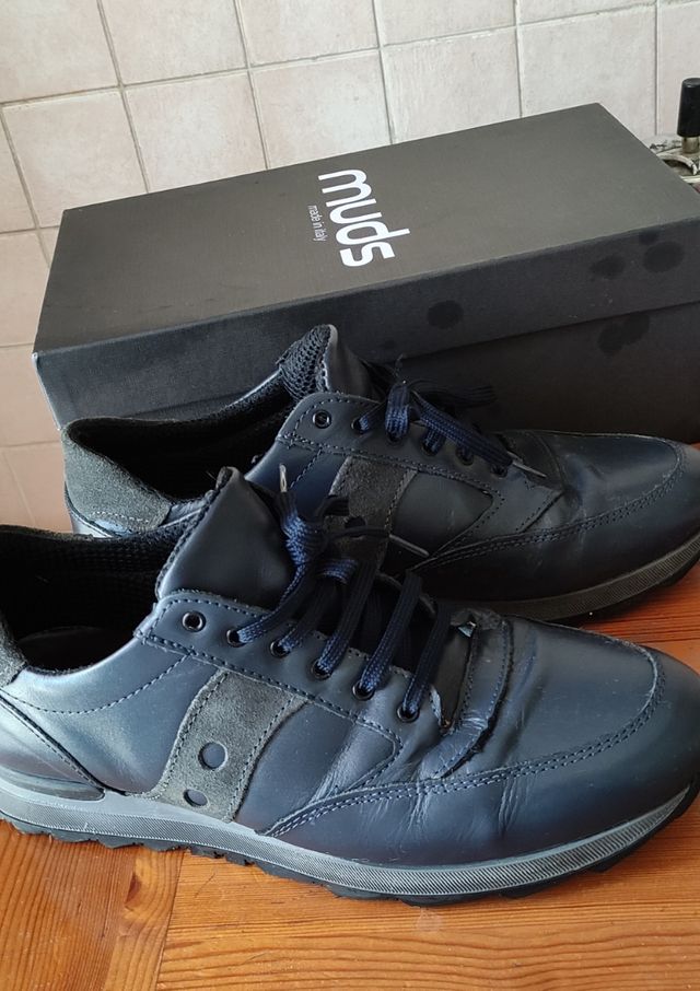 scarpe da uomo con lacci