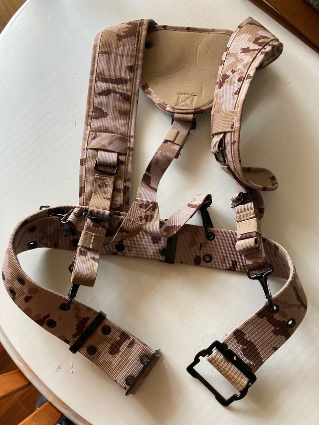 CORREAJE NUEVO. PIXELADO ÁRIDO.