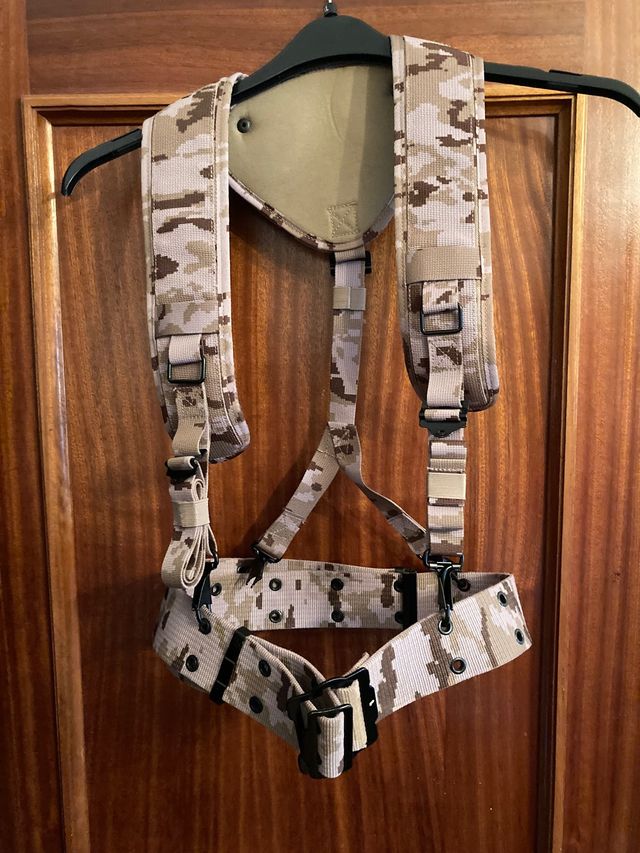 CORREAJE NUEVO. PIXELADO ÁRIDO.