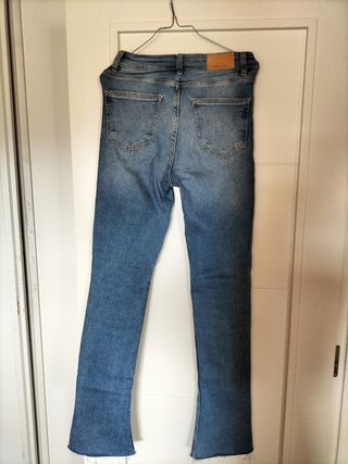 pantalón vaquero Stradivarius