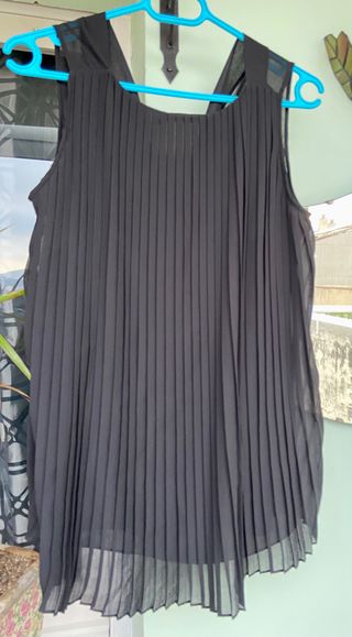 Blusa negra capa posterior plisada Massimo Dutti