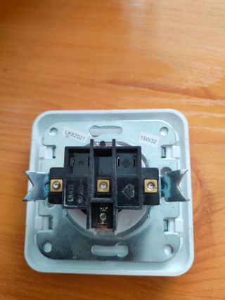 Electricidad 45 marcos Solera enchufes interruptor