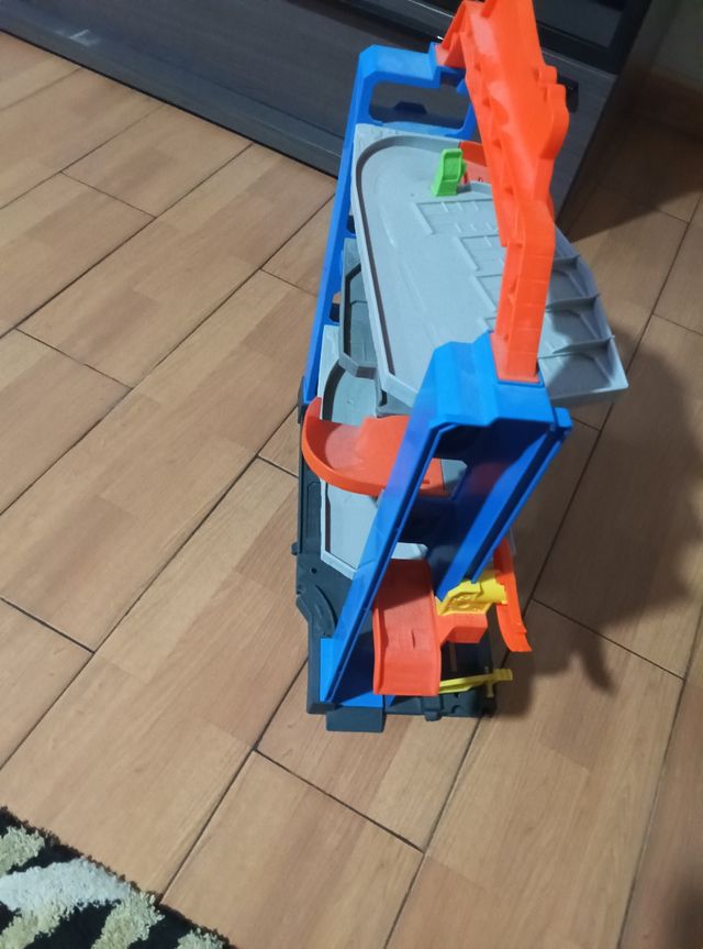 Aparcamiento Stunt Garage Hot Wheels de segunda mano por 15 EUR en