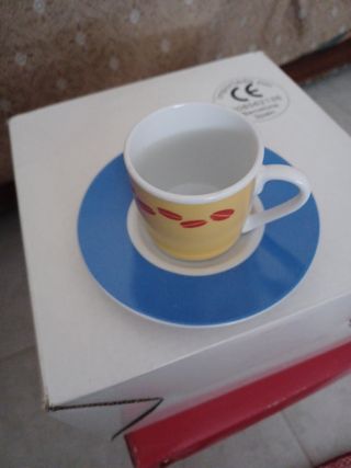 juego de café, azul y amarillo