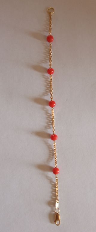 Pulsera Oro de 18 Klt con corales. 