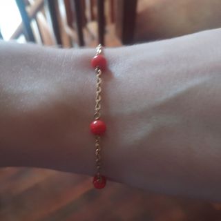 Pulsera Oro de 18 Klt con corales. 